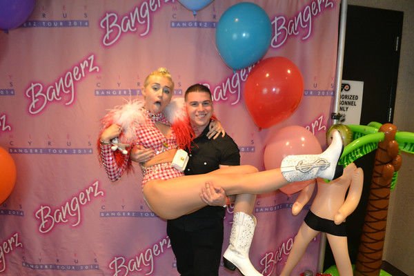 View image on Twitter View image on Twitter