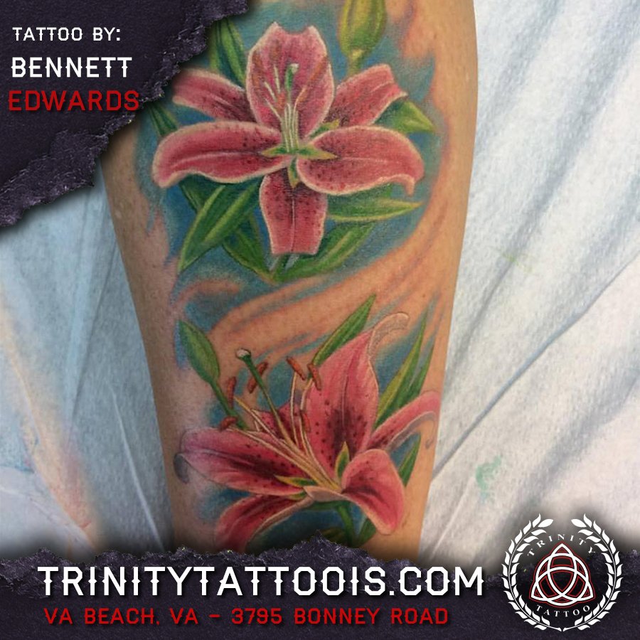 trinitytattoovb's tweet photo. Floral rework (top flower) / work (bottom flower) made by Bennett #trinitytattoovb #realisticflowertattoo #floraltattoo #colortattoo https://t.co/jLijFiaGKZ