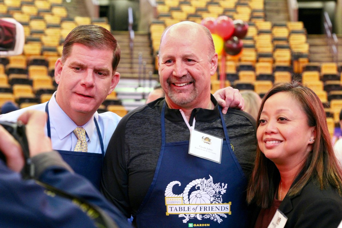 HealthyBoston's tweet photo. #YourEyesDoNotDecieveYou, its BPHC ED MVL, @marty_walsh, &amp; @NHLBruins's Coach Claude Julien all in one 📸 at yesterday's #TableofFriends! https://t.co/tXzuNHr2Dq