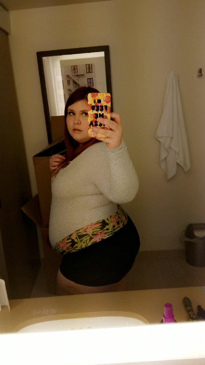 🐷Weird Wood🐷 on Twitter: "Round cutie 🐷 #bbw #feedee #gainer ...