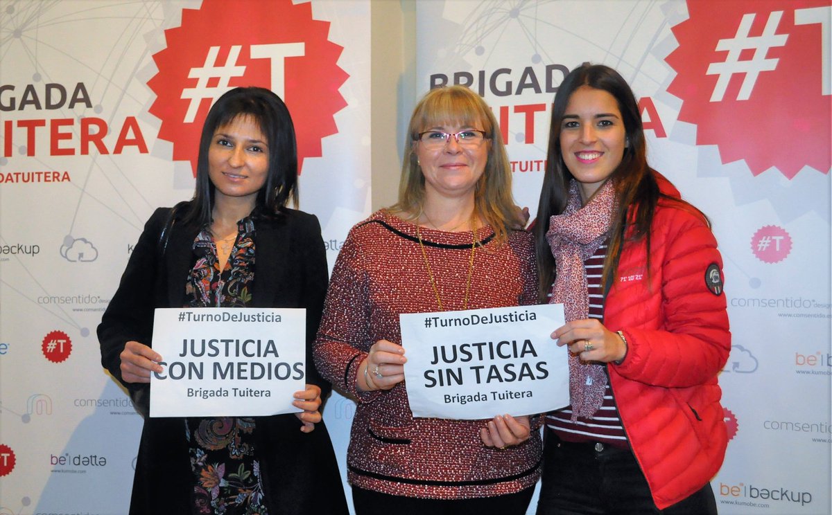 mueveT_2016's tweet photo. Reivindicado desde nuestro photocall, @dcho_laboral, @MSylvie1409 y @JeansConToga.
#Lujazo #TurnoDeJusticia #YoVoy2016 https://t.co/LDr63wBbCU