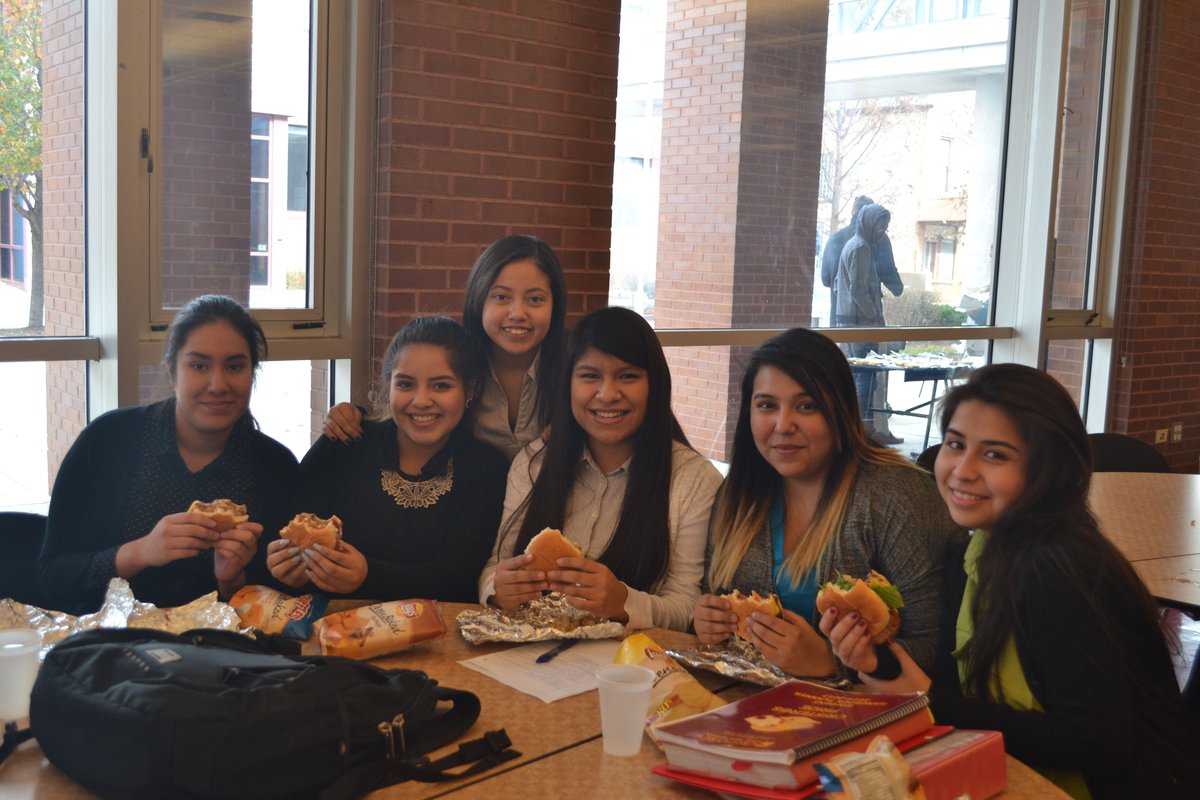 Cristo Rey Jesuit HS (@cristoreychi) on Twitter photo We're thankful to <a href="/SaintMartinCLE/">SaintMartinCleveland</a> for serving up burgers to the seniors today! The Cubs prevailed & so did the Riche burger! #friendlywager We're thankful to <a href="/SaintMartinCLE/">SaintMartinCleveland</a> for serving up burgers to the seniors today! The Cubs prevailed & so did the Riche burger! #friendlywager