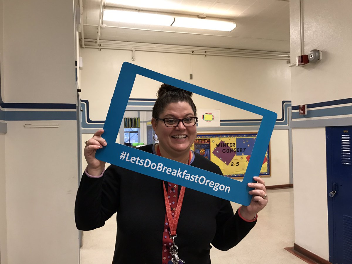 APSchachner's tweet photo. Teachers love breakfast! #letsdobreakfastoregon https://t.co/uLoLlig8oo