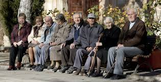 JavierEscaraba1's tweet photo. El problema de las pensiones no es que hay muchos mayores jubilados. 
Es que hay pocos jóvenes trabajando.#ControlRajoy https://t.co/Oxfo0wmABk