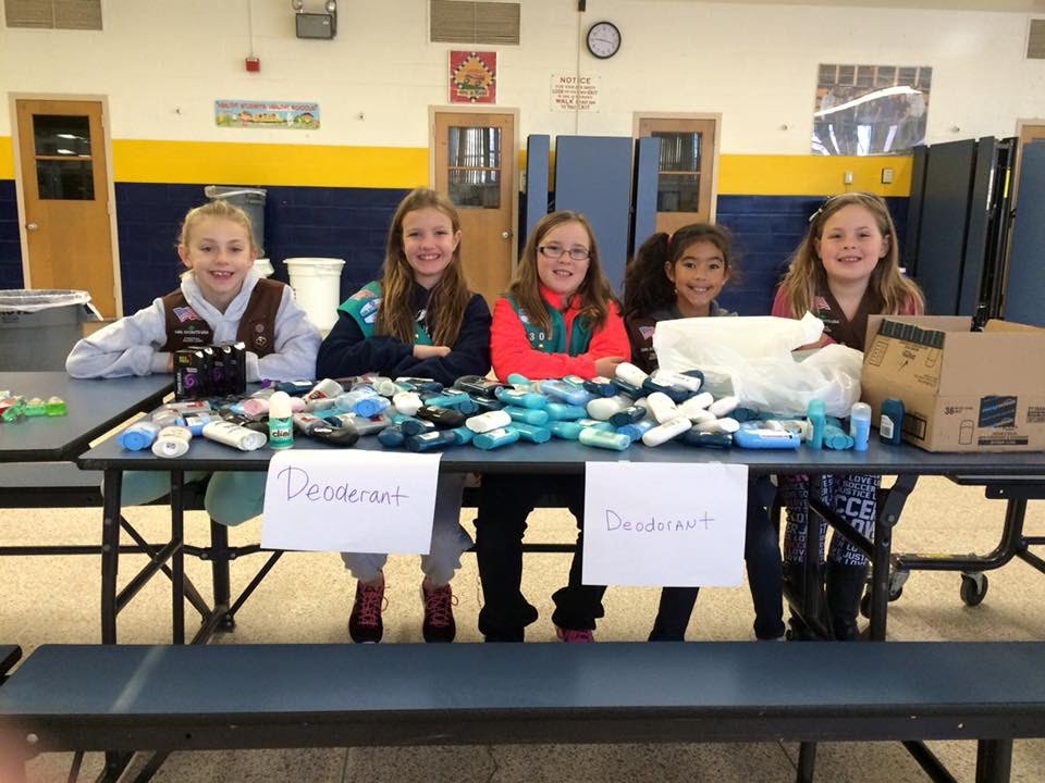 GivingBackLL's tweet photo. Toiletries &amp; volunteers needed, Sat., 12/10, 9am-noon, #SPMS cafeteria. Travel-size items will go in backpacks for the #Homeless. #giveback https://t.co/BdZW3r3MV6