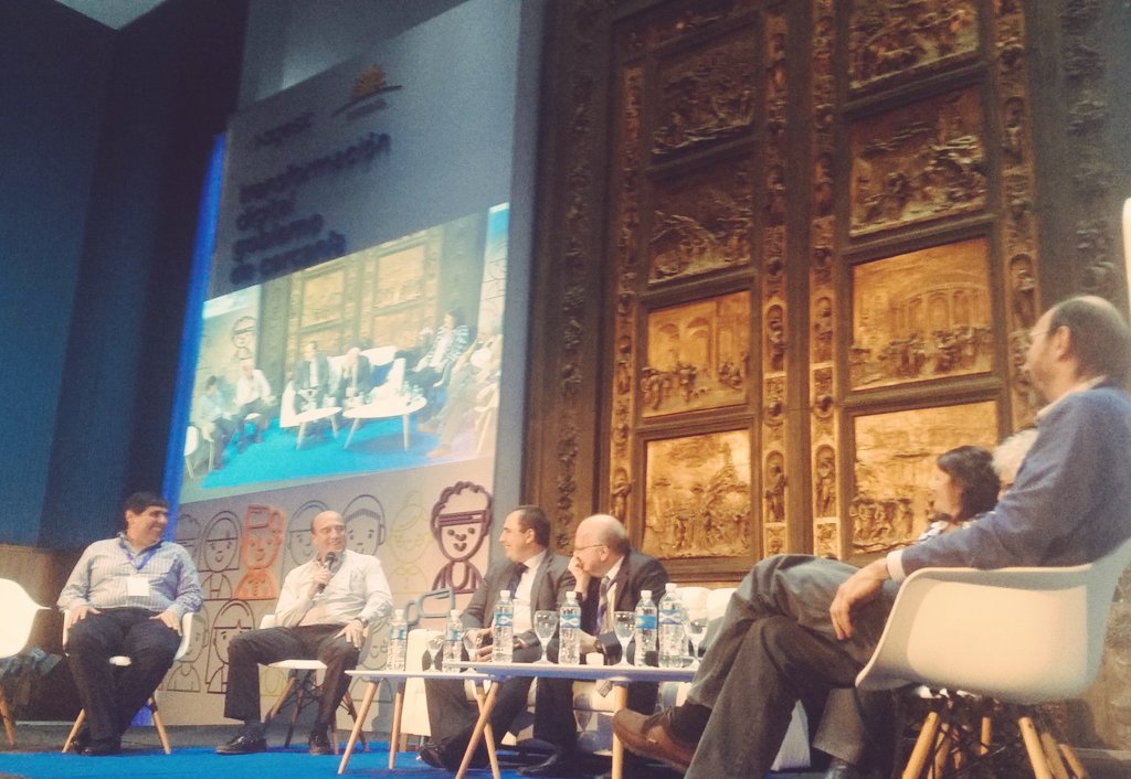 agesic's tweet photo. @Dmartinez_uy de la @montevideoIM habla sobre la importancia de las TIC para fortalecer a la ciudadanía y a la participación #9GD https://t.co/SMGHnq1OjB