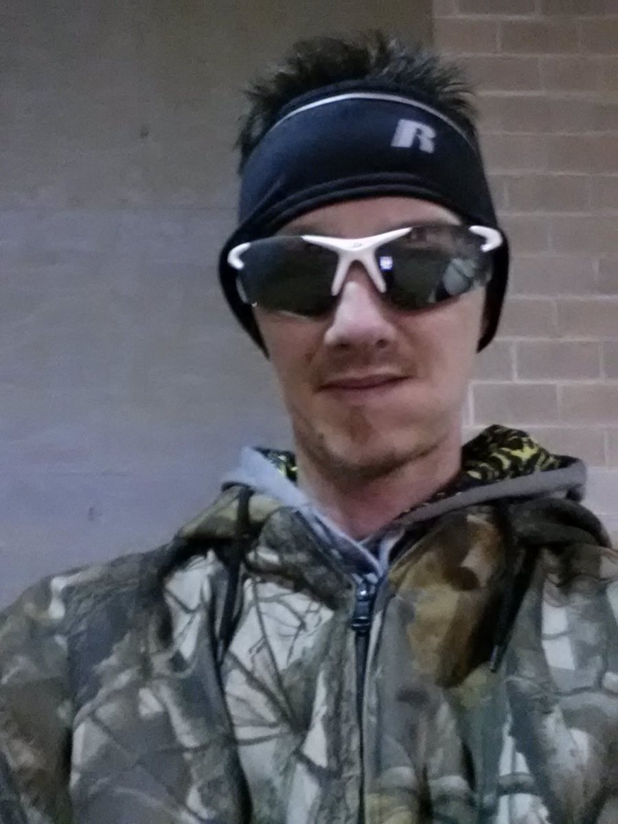 Wilson99Jed's tweet photo. Chillin at the barn today https://t.co/wzFDbqmFBB