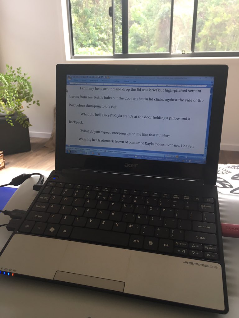 tayawood's tweet photo. This little baby's a Netbook. She 10+ years and just keeps going.
#mobilewriting #writingtools #aspireone #oldschool #laptoplifestyle #acer https://t.co/zOtCJArclb