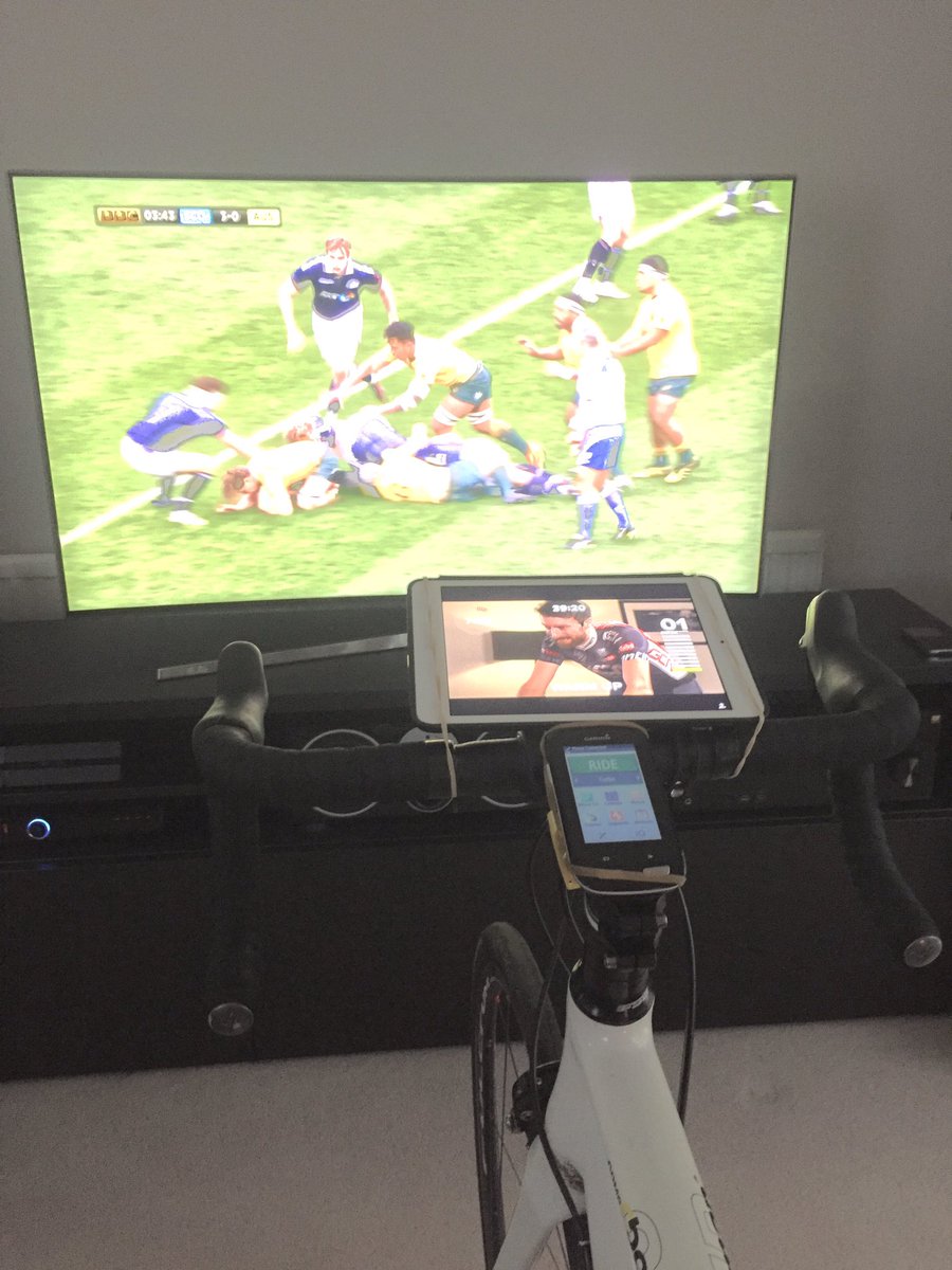 Coops__'s tweet image. Garmin mount used for iPad and Garmin on stem all thanks to rubber bands. Won't get bored doing this GCN HIT training session 😅 #gcnhack