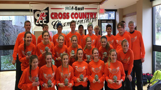 MSHeartland_'s tweet photo. Team Illinois Senior XC represents in Ohio >>> https://t.co/VanM2UBd2g https://t.co/MUh8zgLAQI