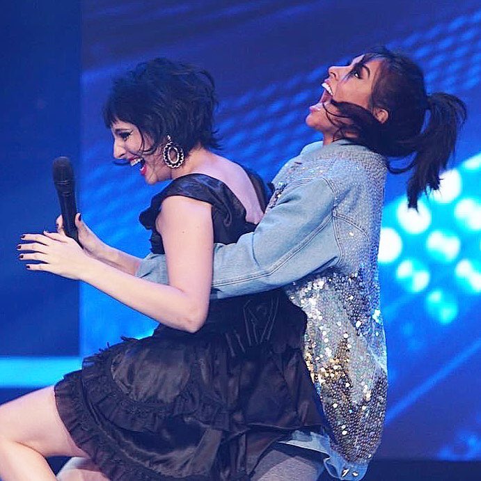 AlinneRosa's tweet image. Desculpa, mas a gente não tem maturidade @JenniMosello !!! 😂😂😂 #GANHAJENNI #xfactorbr #PaísDaFantasia #PaísDosUnicornios