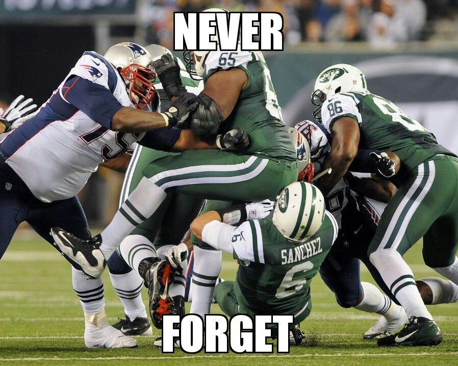 DonniePato89's tweet image. Never forget because then terrorists win 😂😂😂 #foxborofaithful #patriots #PatsNation #buttfumble #neverforget #jetstrash