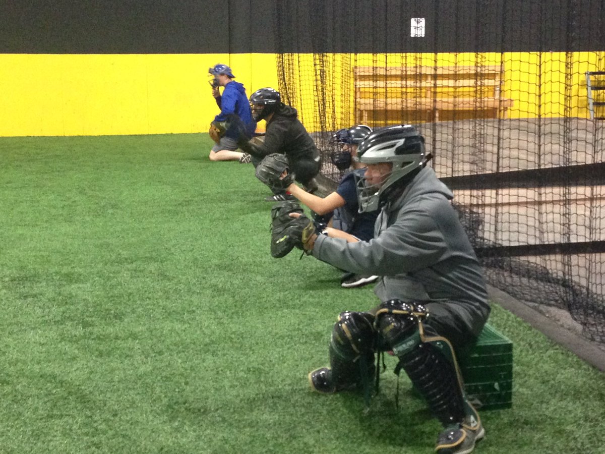 MSWRepSoftball's tweet photo. Pitching wkout w/Coach @alexaandrasagl - LEGS! Coach Nishihama is STILL hands-on. #GoCanes #WinterDevelopment @UTMFastpitch @OntarioPWSA https://t.co/dyKFiEdckd