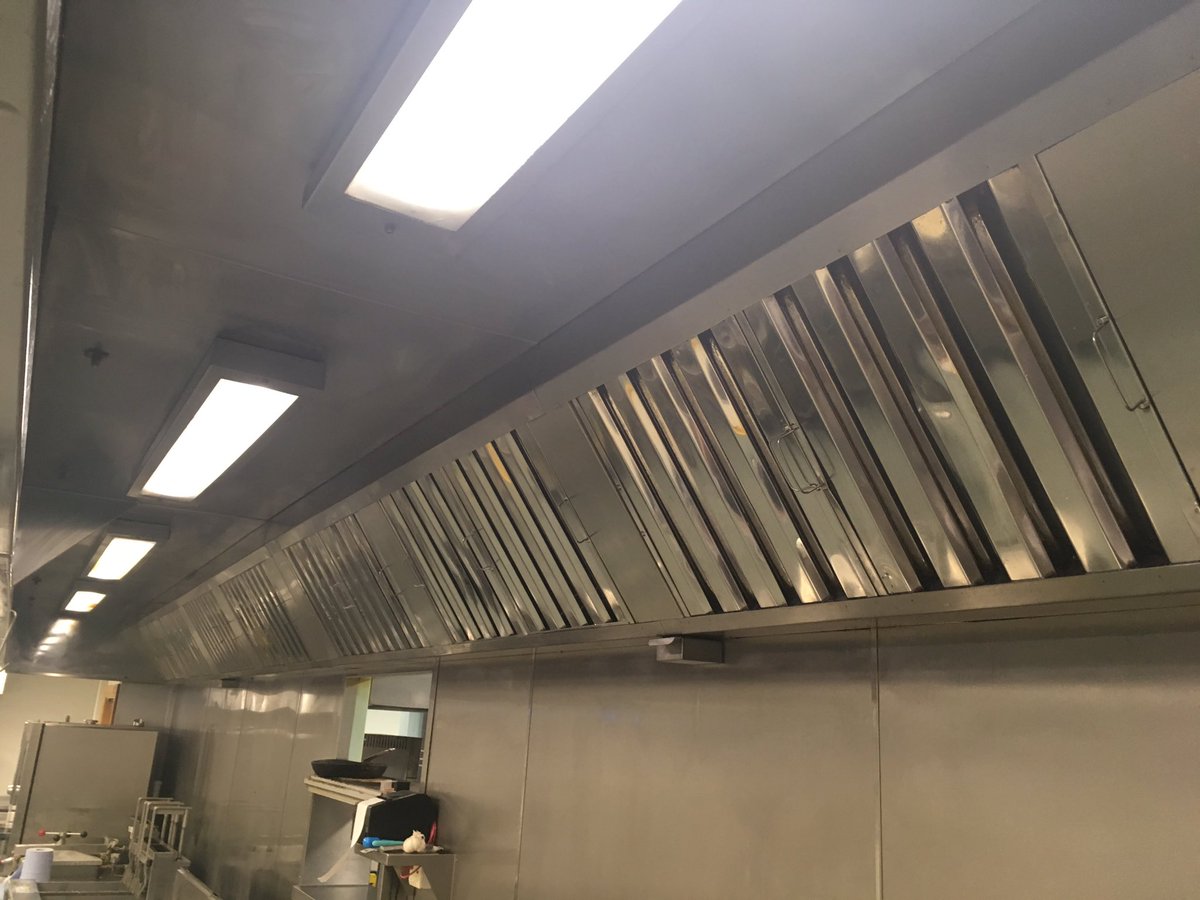 GreaseBustersNI's tweet photo. The Busters are just done, great job completed in Newry. A few hours sleep needed, Bangor at 6am. 😴 #GreaseBusters https://t.co/bgKAnR0wko