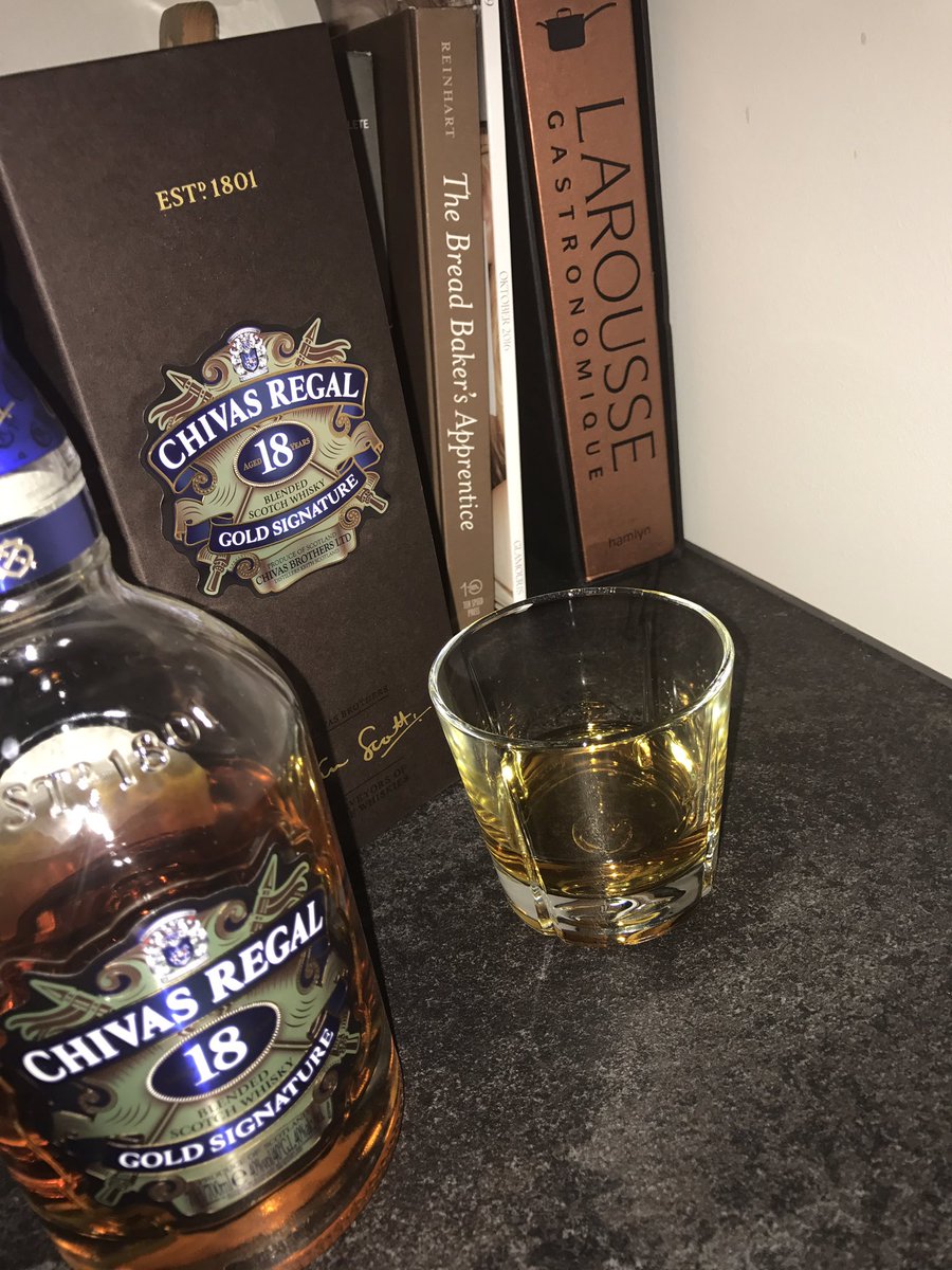 BirinsBruno's tweet photo. Maybe a bedtime story? #chef #food #foodporn #whiskey #Gastronomia #iceland #hofnin #BBirins #chivasregal #baker https://t.co/RzMZcpxLAe