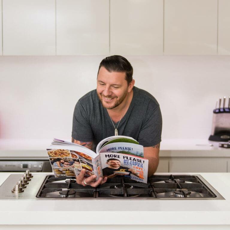 Join us with <a href="/manufeildel/">Manu Feildel</a> Fri, 2nd Dec to launch his new cookbook! <a href="/RiverbendBooks/">Riverbend Books</a> 👉🏼bit.ly/2g0GlRc