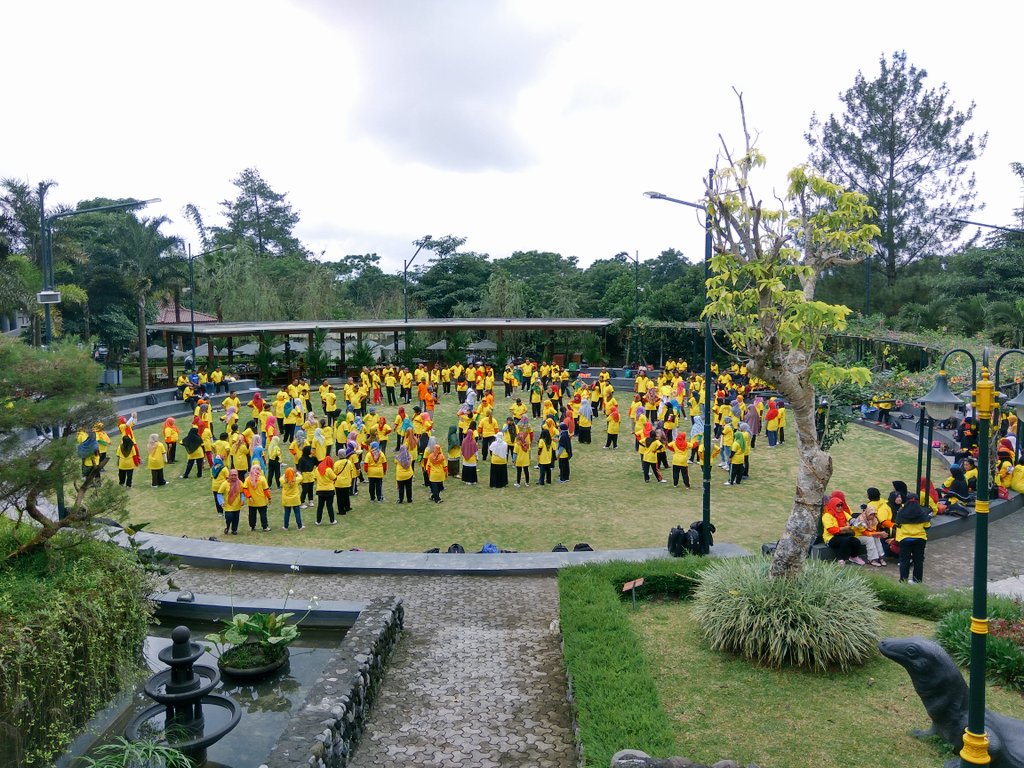 Fun Games  WIlis Tour and Travel

Email :info@griyapersadahotel.com
Phone :(0274) 446 4401
Pin : 5C00935E