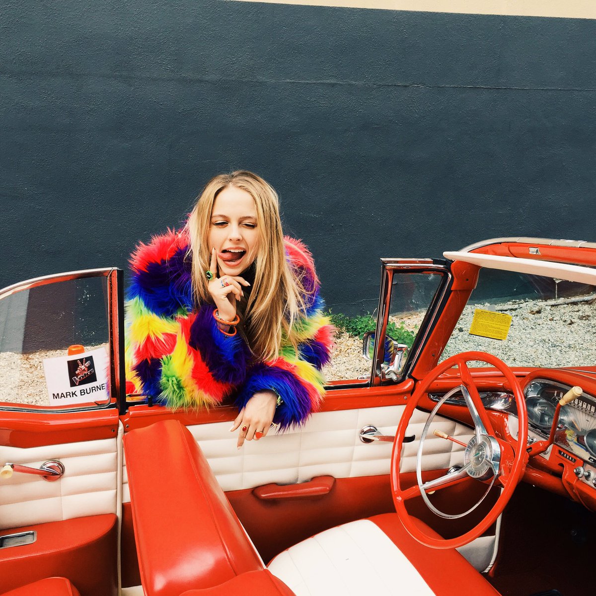 DarbyAnneWalker's tweet photo. Love &amp; light was spread and GROOVY music was made...read my full LOVE letter to you all in the pic below☮️✨🍭
@NBCTheVoice @MileyCyrus https://t.co/wuEoTNodzg