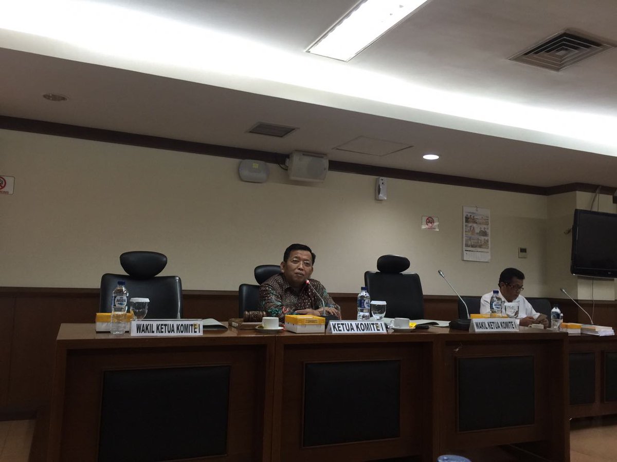 IRE diundang dalam rapat dengar pendapat Komite 1 DPD RI tentang "isu-isu strategis dalam implementasi UU Desa". <a href="/EkoSandjojo/">Eko P. Sandjojo</a> <a href="/AhmadErani/">Ahmad Erani Yustika</a>