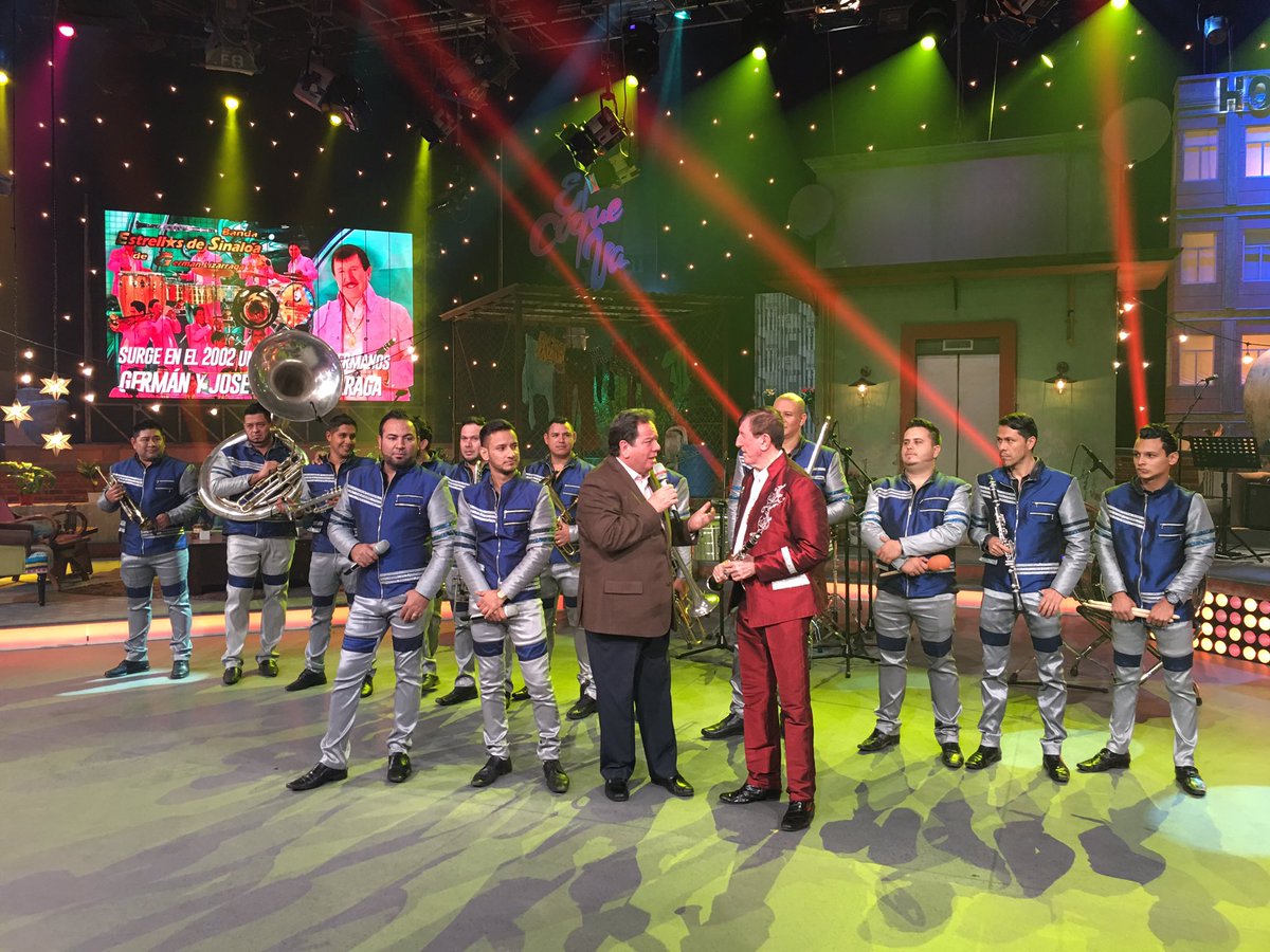 Sergitogomez13's tweet photo. Grabando @ElCoqueVa @Canal_Estrellas con la música de @GermanLga12 @BandaEstrellas @keniamzt gracias @COQUEMUNIZ por el apoyo !! https://t.co/PBmyGlmr45