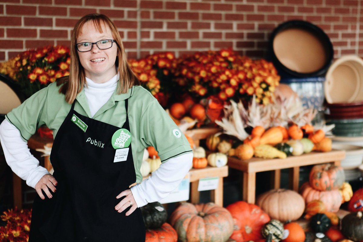 peoplelikeusdoc's tweet photo. Thanksgiving grocery shopping? Be sure to tell Brittnie hello while you’re out! https://t.co/v7kRzYBmiH