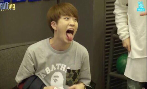coffinhao's tweet photo. #thanksgivingwithgot7
yj; "this year i'm thankful for my immune system being weak and causing me to miss mark's pool party" https://t.co/bmGquEtqMX