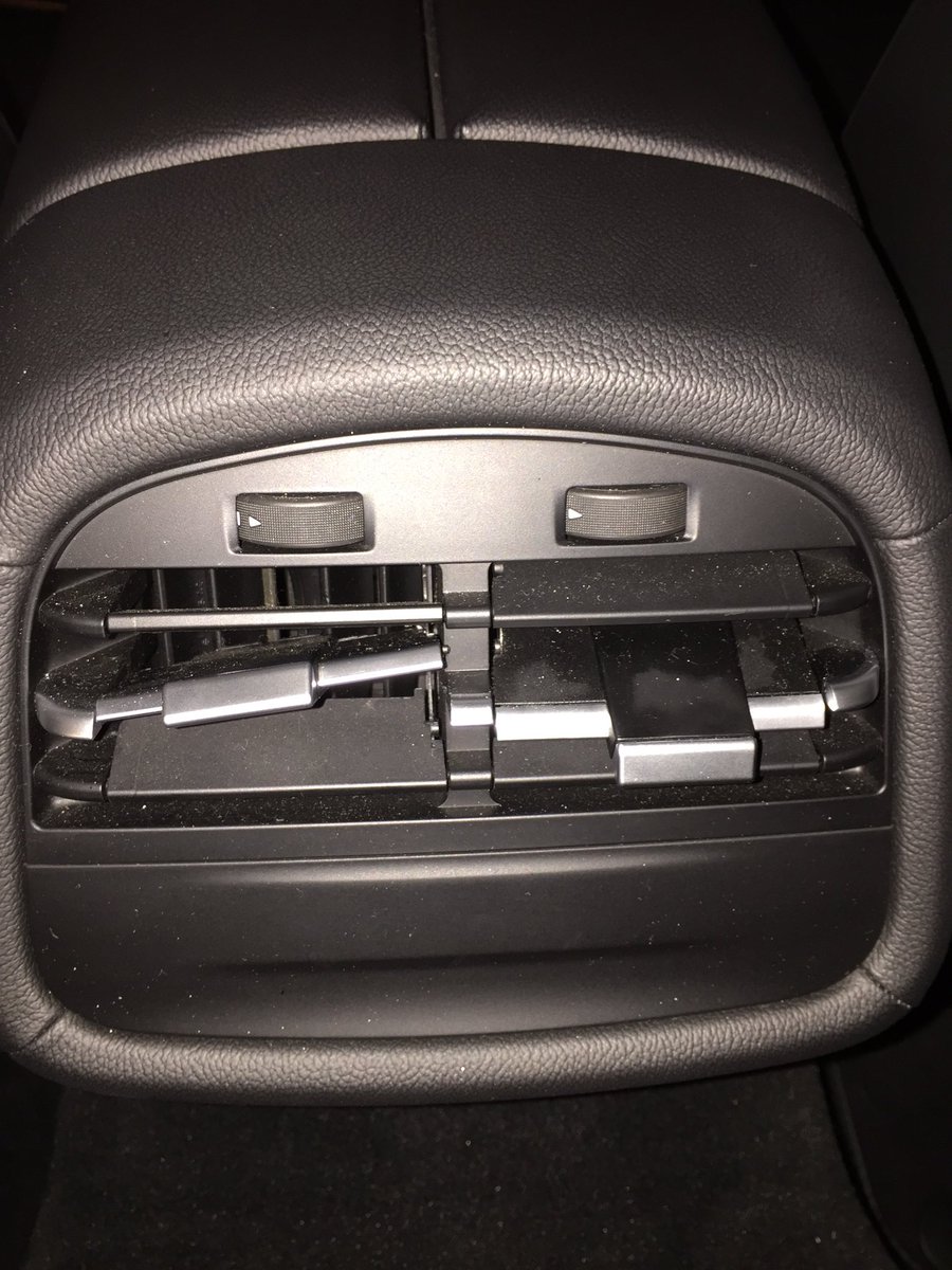 pomomoh's tweet photo. My 2015 #Maserati #Ghibli Q4 is slowly falling apart. #Disappointing #cheapplastic #Embarrassing #beware @Maserati_HQ @MaseratiUSA @maserati https://t.co/5iQgoUQzu3
