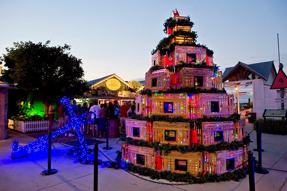 Travel Tip: Key West is a wonderful place to celebrate the holidays. See all the holiday happenings here: bit.ly/2falvf4.