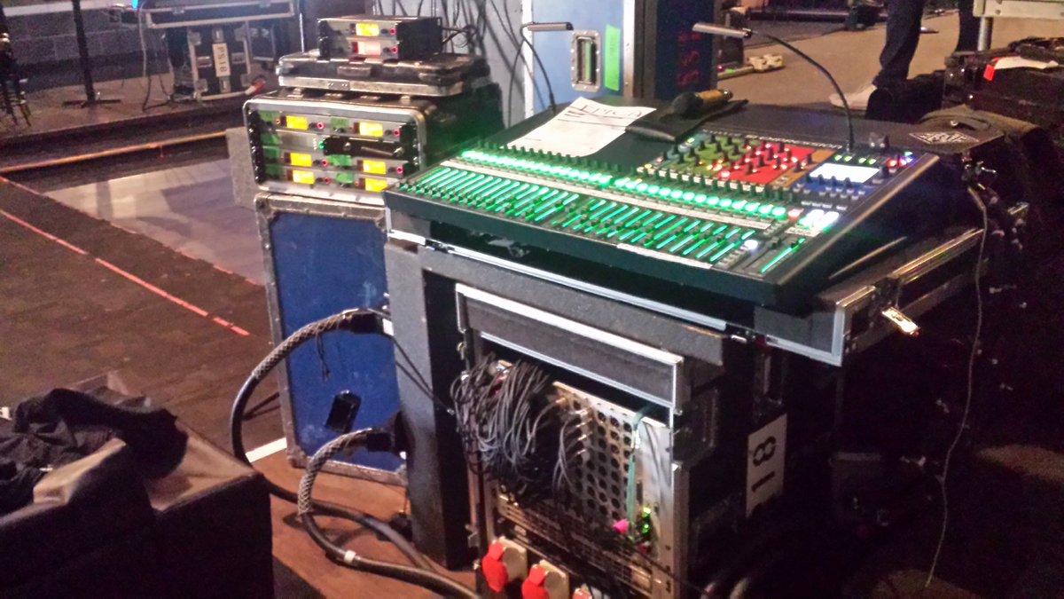 paulybsound's tweet photo. @SoundcraftUK My #SiExpression3 has been great on tour but an encoder knob decided to split. Any suggestion for a replacement? https://t.co/aXqogIOIGD
