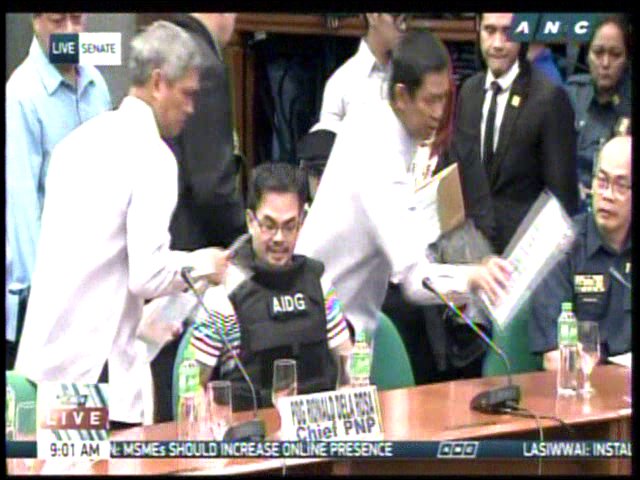 ABSCBNNews's tweet photo. NOW ON ANC: Alleged drug lord Kerwin Espinosa attends Senate hearing. 

LIVE: https://t.co/R6IhtO4PAj https://t.co/ET9JnA2BsI