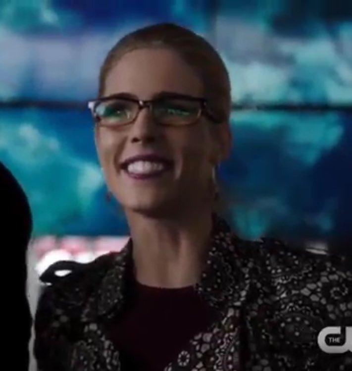 xthreads_'s tweet image. Felicity Smoak

- SO FUCKING CUTE
- the smartest
- funny aff 
- I love her so much
- OLICITY