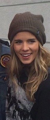 xthreads_'s tweet image. Felicity Smoak

- SO FUCKING CUTE
- the smartest
- funny aff 
- I love her so much
- OLICITY