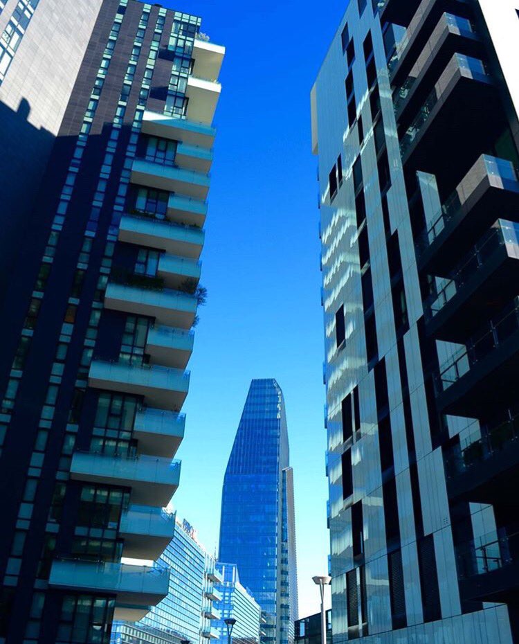 KielColonCancer's tweet photo. #TooBlueTuesday in Milan, Italy. Show us what's blue in your world today! πΈ by Javier Armser. https://t.co/21evyaiRDa