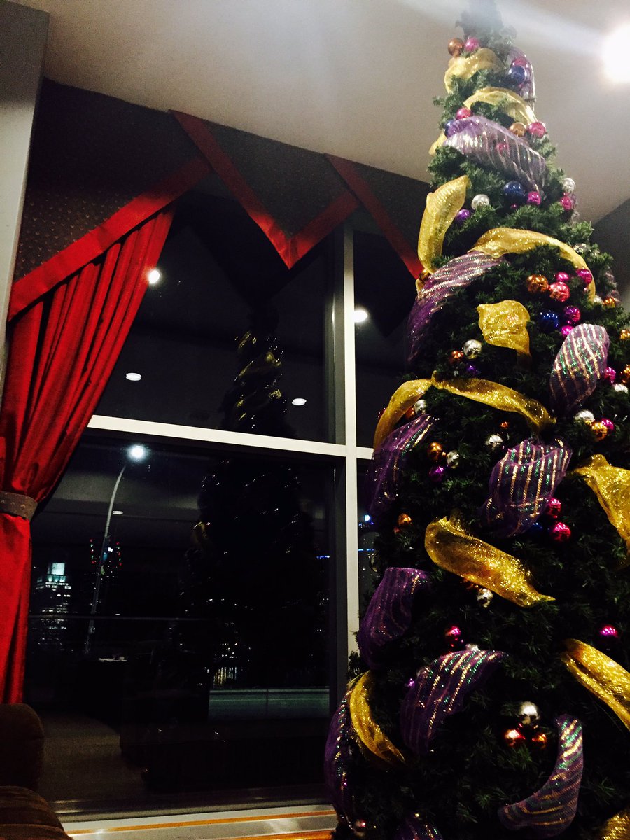 stclair_adv_'s tweet photo. It's beginning to feel a lot like Christmas in our campus ❄️🎄Hands up if like us you're mentally but not financially ready #studentproblems https://t.co/c06Ale7Lxz