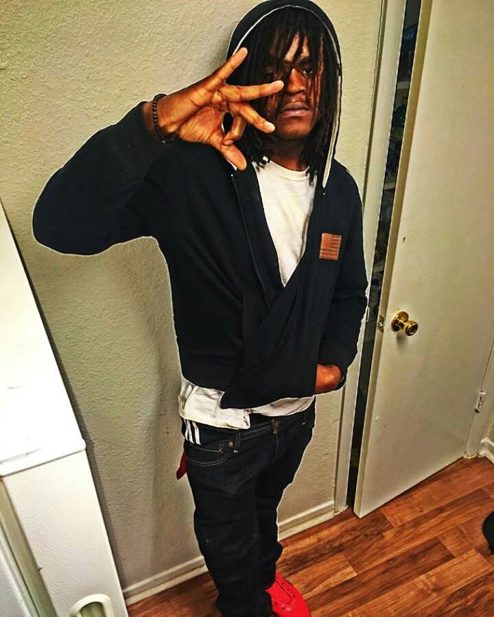 AdonnBilly's tweet photo. I 🅱 poppin like 44 , 5hootin like tix , walkin like 5pazz , 🅱angin like take &amp; im brazy like gudda #Brmbp #PRGOE #FR93DEMBI93YS https://t.co/uGtIo2OxO1