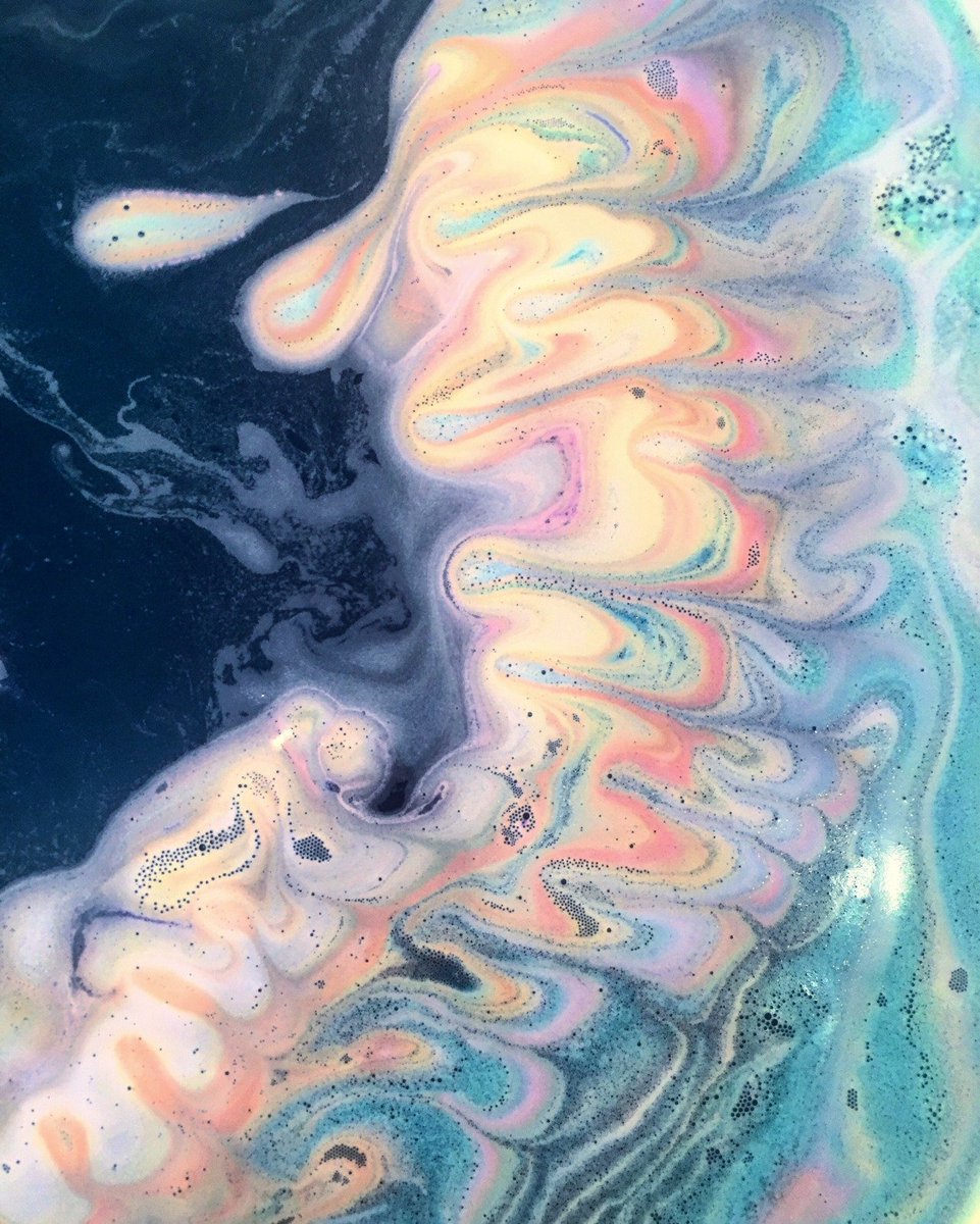 smacninch's tweet photo. #bathoftheday @lushcosmetics https://t.co/xmSaR6KuBc