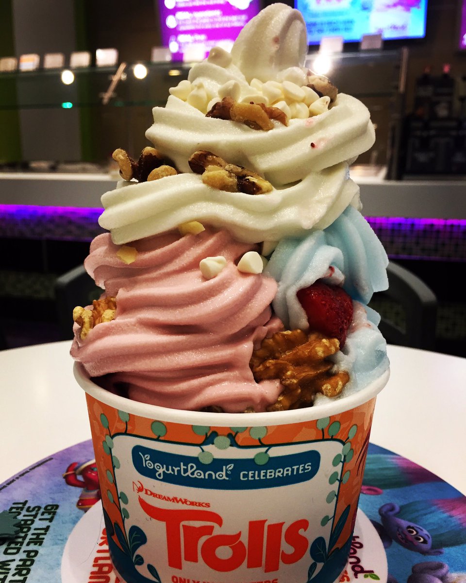 TheRealSarahjoy's tweet photo. 36.3oz #mydailyfroyo #ieaticecreameveryday #ieaticecreamdaily #yogurtland #actorslife #actorlife #TheRealSarahjoy https://t.co/dsGgZdCMlD