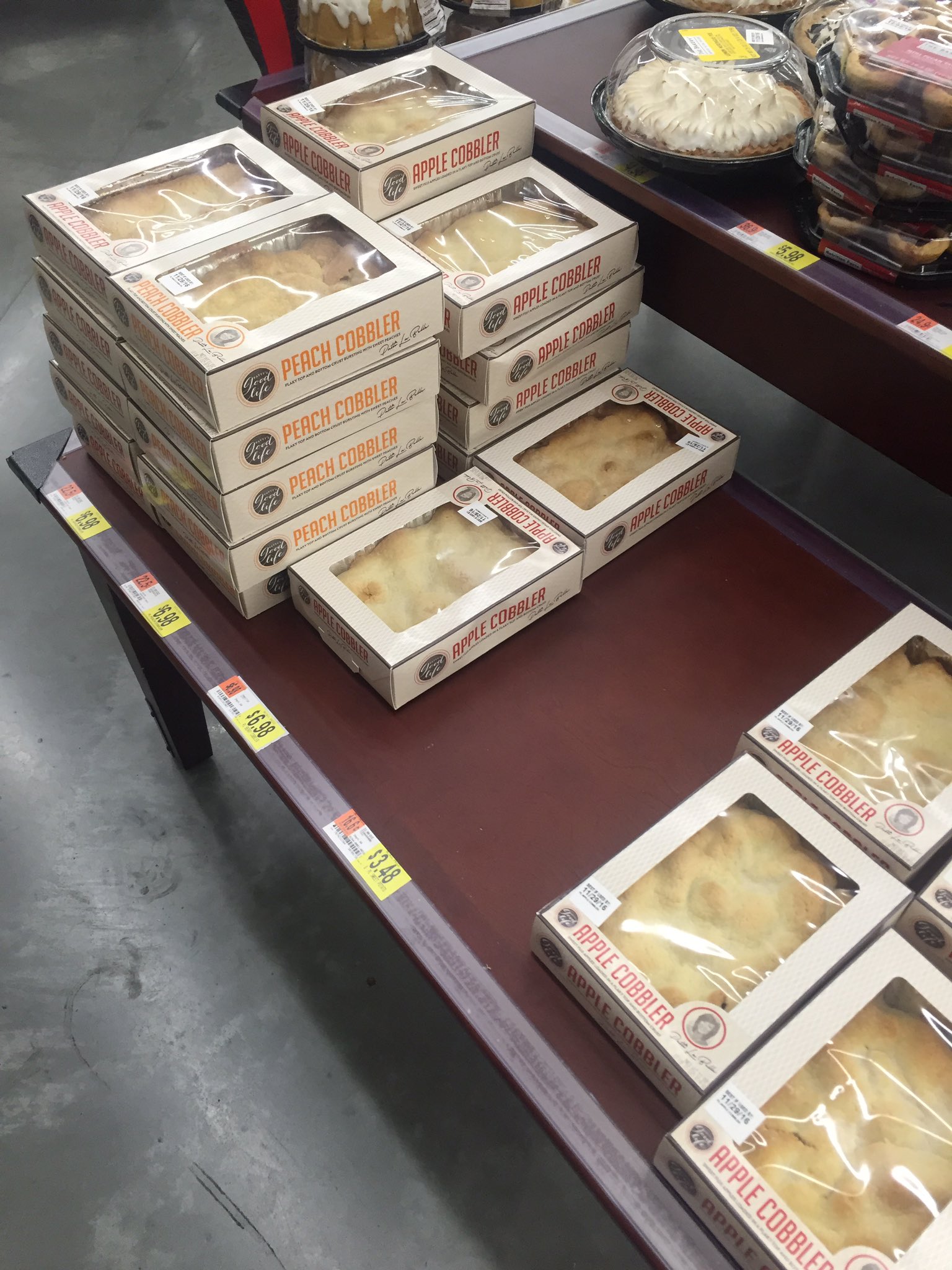 Post Hipster Runoff Altbaguette Walmart Is Out Here Playing Games With The Patti Labelle Pies They Should Have Pies On Deck For Thanksgiving T Co Lnamjczxay Twitter