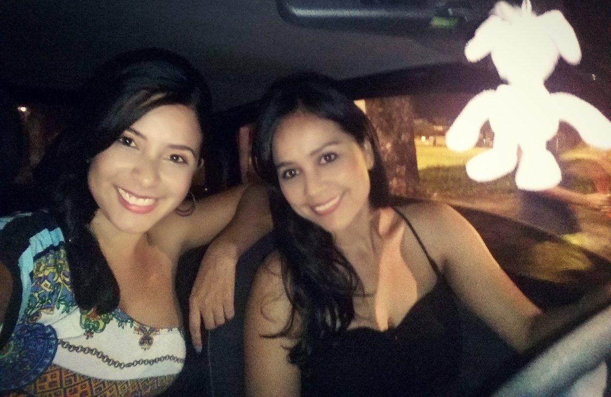 pinkelly_rm's tweet photo. Cuando amas tu #trabajo nada te quita la sonrisa π #EducadorasParaLaVida #MiCompaΓ±eritaBella
#QuoteOfTheDay #LaborDayOff https://t.co/aUoxCXzW7T