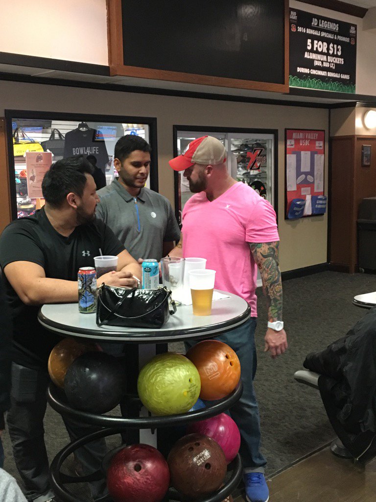 <a href="/SpringfldLife/">SpringFieldOfDreams</a> @cville_squad <a href="/Shoppes725/">Shoppes @ 725</a> <a href="/LifeAtFFC/">FFC Store</a> @MiddletownFS34 @ATTGreene w brought the bouncer w us 💪🏽