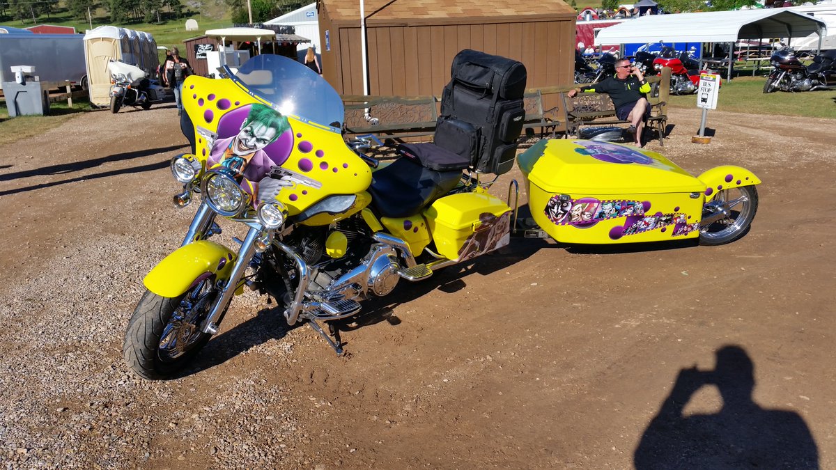 ScottGrady17's tweet photo. #motorcyclegraphics #jokerbike #vinylgraphics https://t.co/DXmxmXmXR5