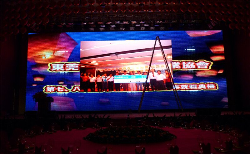 EsdlumenLED's tweet image. Die casting aluminum #curvedLEDdisplay for indoor outdoor usage. esdled.com