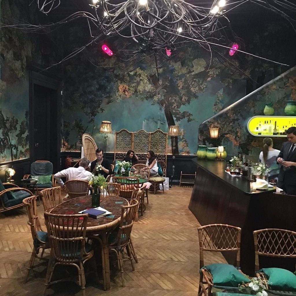 Repolished's tweet image. #tbt to high tea in London! 🍸🍰👌 ift.tt/2fDL3R3