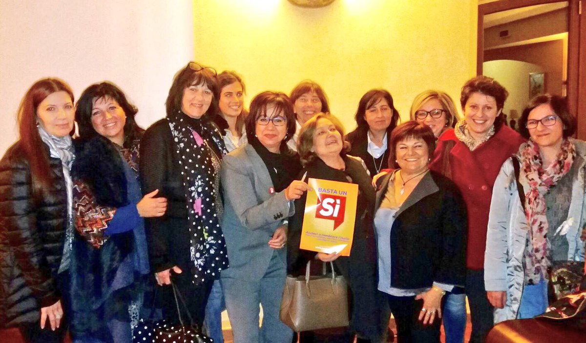 stefaniapezzopa's tweet photo. Bella iniziativa a #Colledara @PdTeramo @bastaunsi #RiformaCostituzionale tante donne e i giovani segretari dei circoli del #GranSasso https://t.co/BQOnE1VS2y