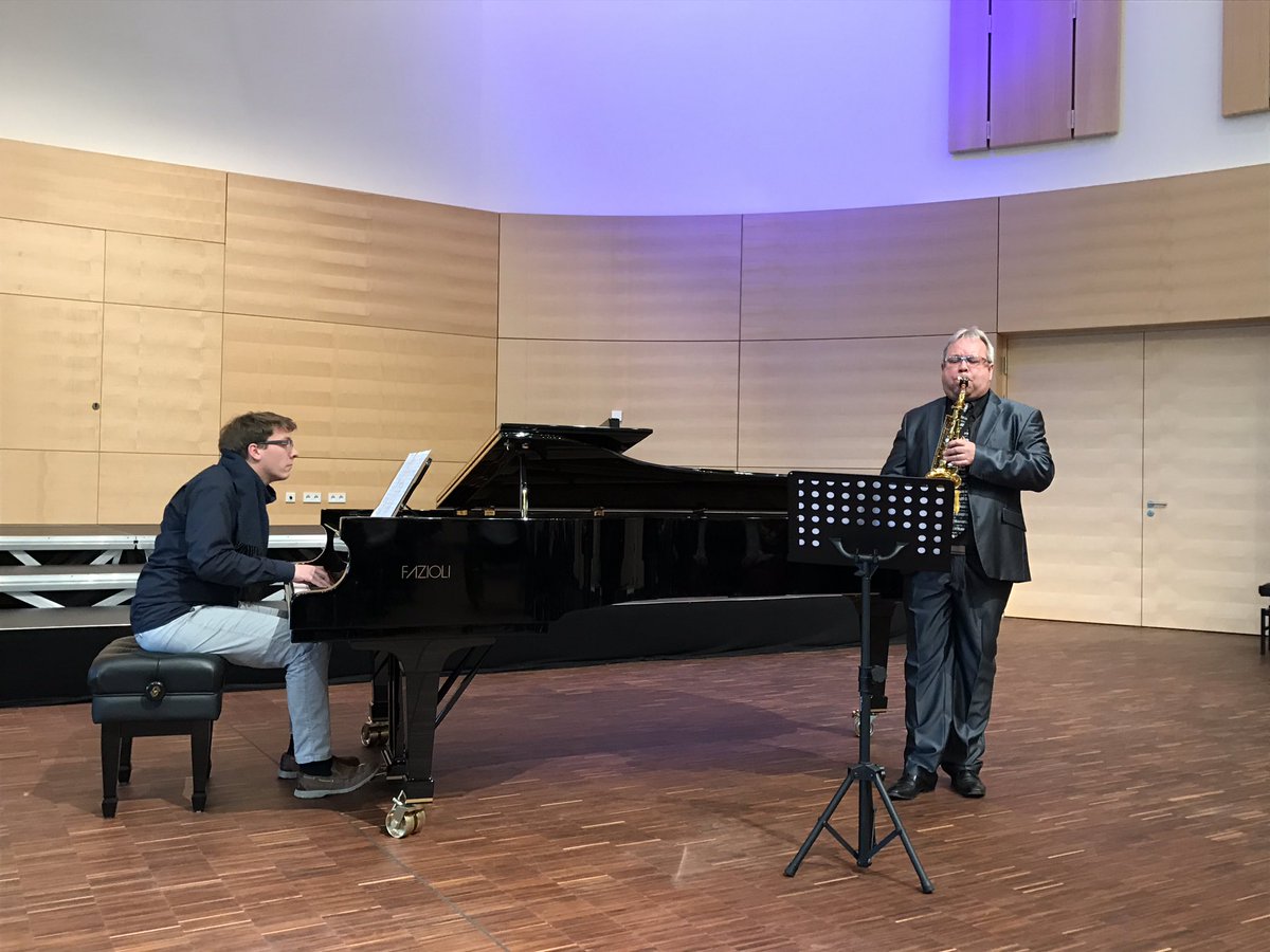 Der 53. Berufsbegleitende Lehrgang Führung und Leitung einer Musikschule geht mit einem wunderbaren Festakt zu Ende...