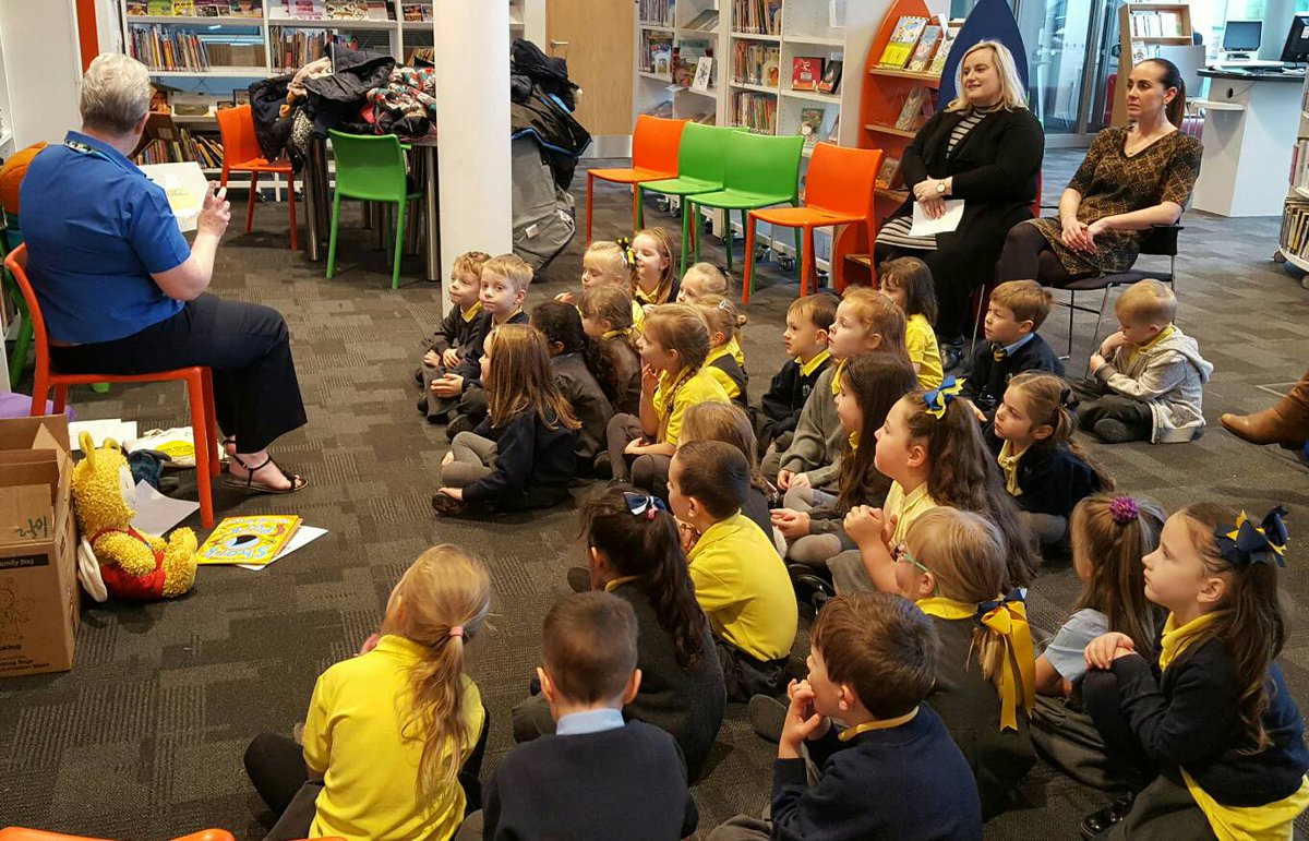 P1's from <a href="/stjohnsERC/">StJohnsPrimarySchool</a> enjoying the great stories included in their Bookbug family bags at Barrhead Foundry #BookWeekScot