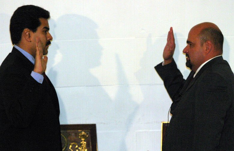 AmeliachPSUV's tweet photo. Feliz cumpleaños @NicolasMaduro Sigamos juntos fieles al Juramento Bolivariano y leales a Chávez. Dios concede la victoria a la constancia https://t.co/feqd26O1Jc