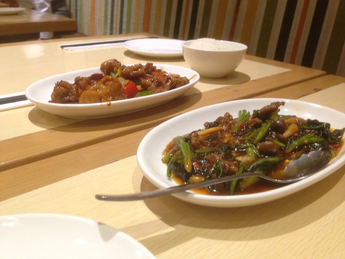 th_chatleya's tweet photo. Team lunch at @ImperialKitche..enyaakk https://t.co/8PEWTFSKtD