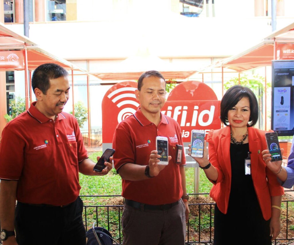 Dalam rangka Program Soekarno-Hatta Digital Aeroplex, hari ini dilakukan launching Wifi Corner di Bandara Soekarno-Hatta @CGK_AP2