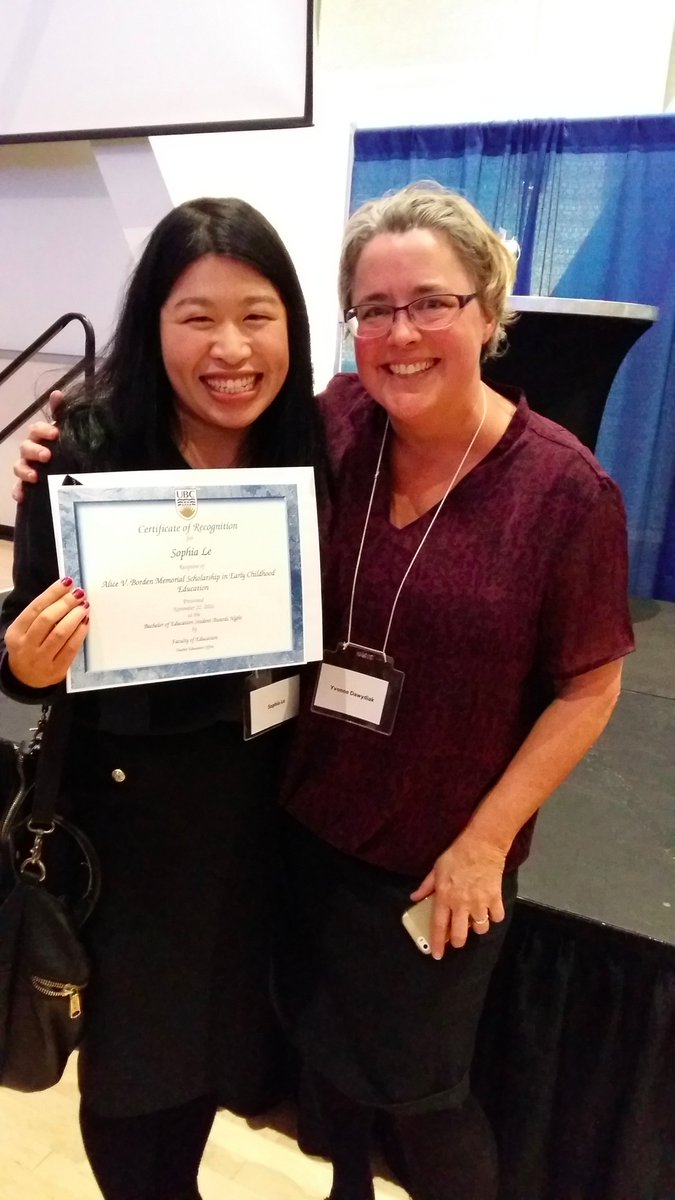MrsSophiaChan's tweet photo. So grateful to be sharing such a special award with some #PLtech #UBCbed2016 graduates :) @yvonnedtechtalk @grahamhieberted @mrgreenreports https://t.co/gspJMcGMF7